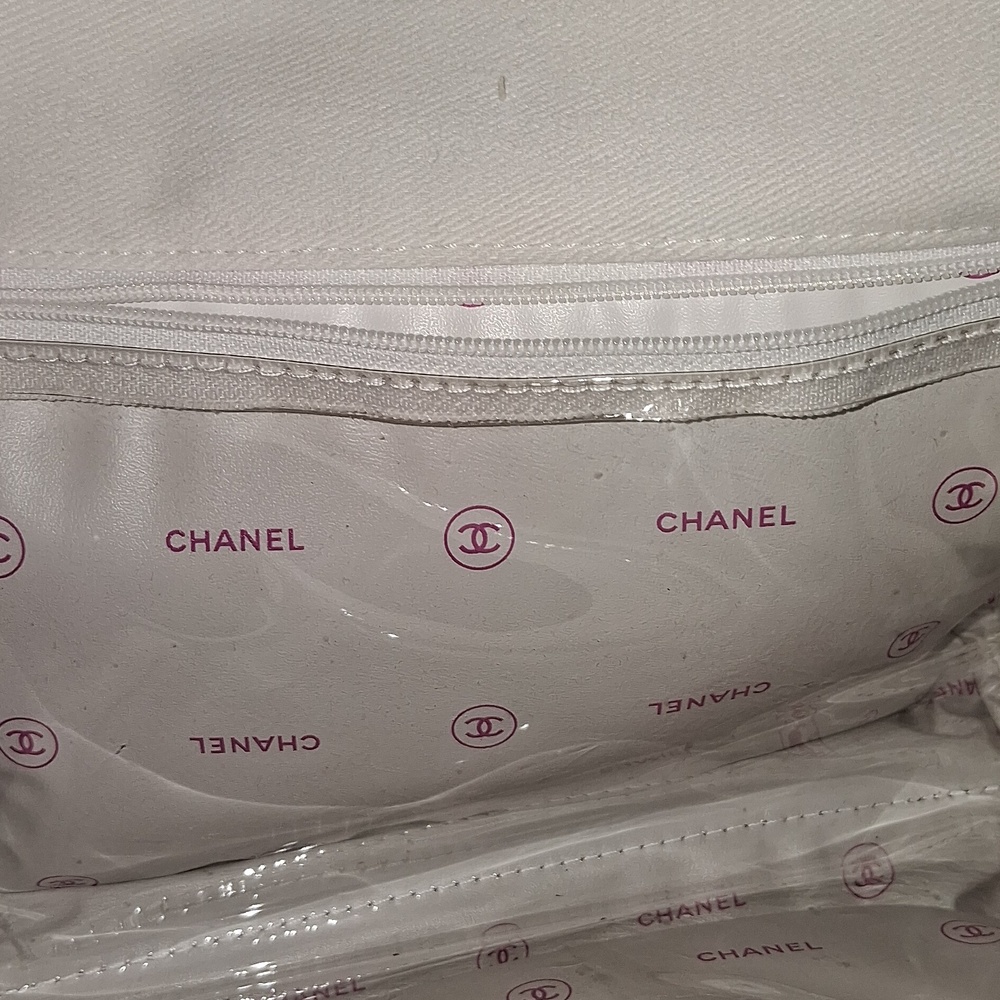 Chanel Parfums Make Up Bag NWOT - Picture 5 of 8